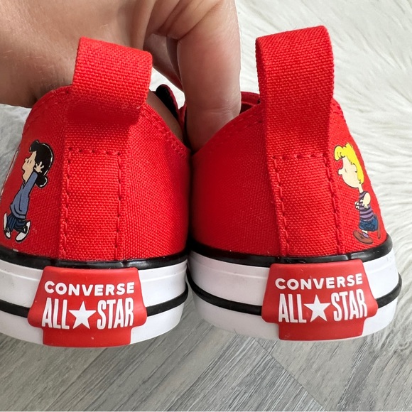 NWT Converse x Peanuts Chuck Taylor All Star 2V Lo Shoes - Picture 8 of 12